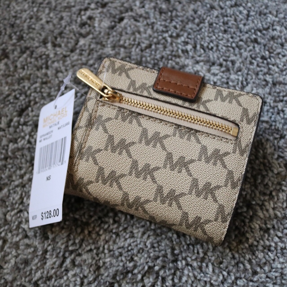 Michael Kors Wallet - Picture 2 of 3